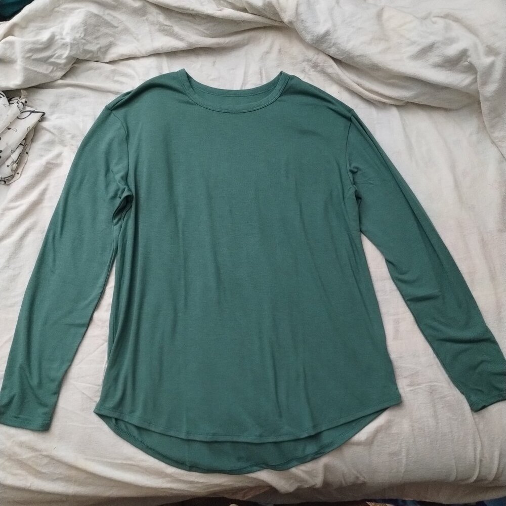 Khol's SO dark green long sleeve crew neck tee